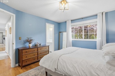 Columbia River view home with flexible living options and - photo 14