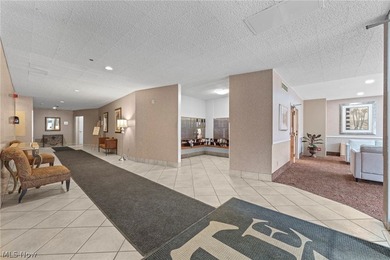 Spacious efficiency unit with ample closet space in a prime - photo 16