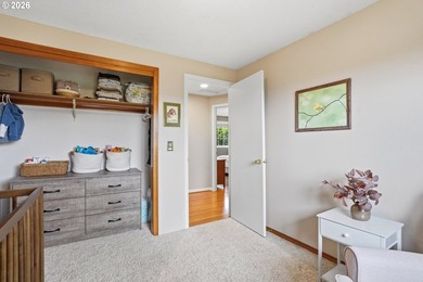 Columbia River view home with flexible living options and - photo 19