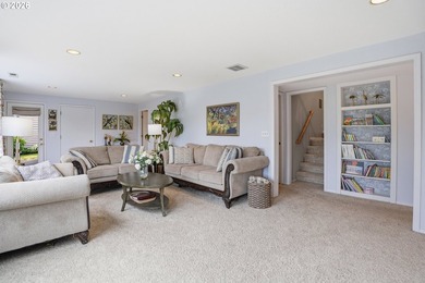 Columbia River view home with flexible living options and - photo 21