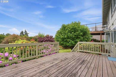 Columbia River view home with flexible living options and - photo 33
