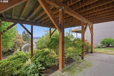 Columbia River view home with flexible living options and - photo 34