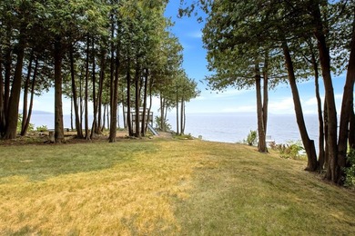Set at the end of a quiet, dead-end lane off Bay Shore Drive, 4 - photo 9