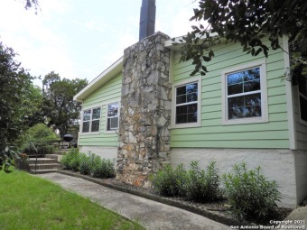 Cozy waterfront home on 2 spacious lots with 100 ft of - Lake Home For Sale in Mico, Texas