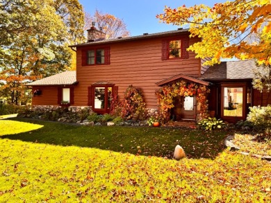 Beautiful Lake Retreat - photo 2