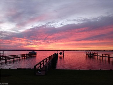 Caloosahatchee River Home For Sale in North Fort Myers Florida