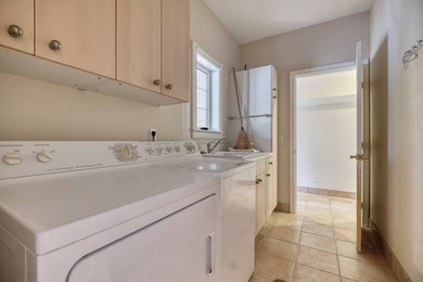 Spectacular 6,572 sqft oceanfront custom-built home situated on - photo 12