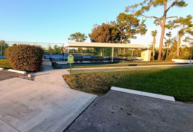 This spacious 2-bedroom, 2-bathroom penthouse condo offers - photo 13