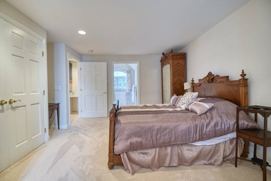 Spectacular 6,572 sqft oceanfront custom-built home situated on - photo 17