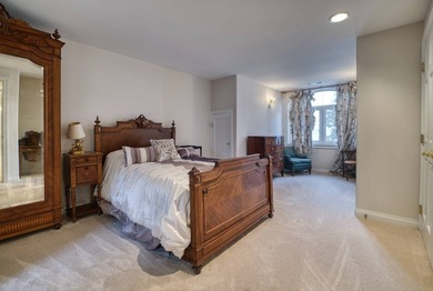 Spectacular 6,572 sqft oceanfront custom-built home situated on - photo 22