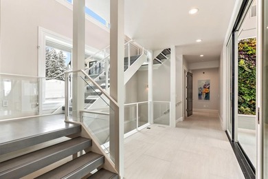 Elegant & incredibly well thought out custom estate with - photo 24