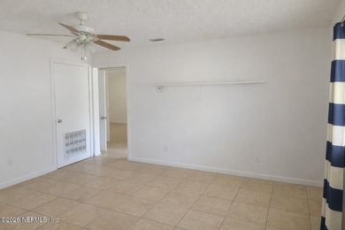 Great opportunity for investors or first-time buyers. This - photo 4