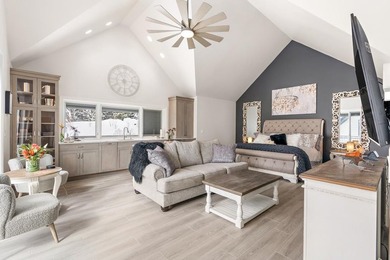 Elegant & incredibly well thought out custom estate with - photo 35