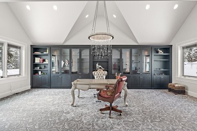 Elegant & incredibly well thought out custom estate with - photo 41