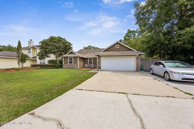 CUL-DE-SAC LOCATION! Well maintained 3BR/2BA home within walking - photo 3