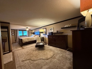 Beautiful Lake Retreat - photo 23