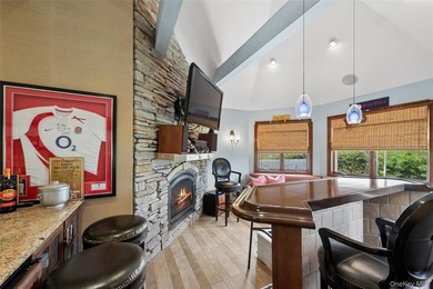 Spacious and beautifully maintained 3-bedroom, 2.5-bath home - photo 21