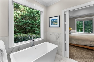 Escape the bustle of the city and enjoy the tranquility of the - photo 23