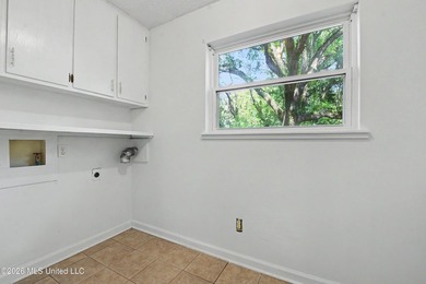 Welcome to this beautiful, spacious, 3-bedroom, 2 bath home in - photo 23