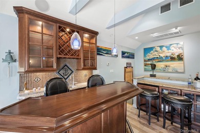 Spacious and beautifully maintained 3-bedroom, 2.5-bath home - photo 23