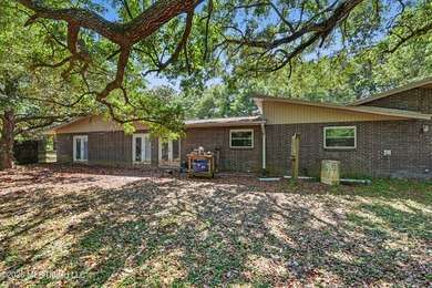 Welcome to this beautiful, spacious, 3-bedroom, 2 bath home in - photo 25
