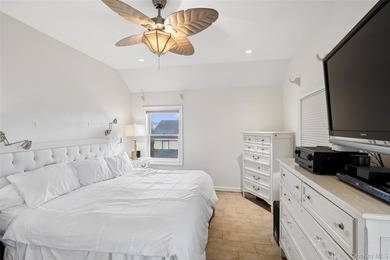 Spacious and beautifully maintained 3-bedroom, 2.5-bath home - photo 28