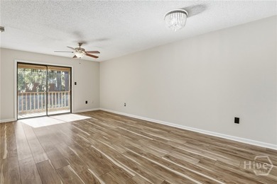 Welcome to worry free living in this well maintained upstairs - photo 3