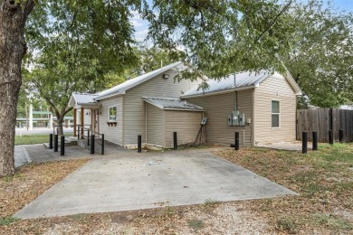 Recently remodeled office or retail space, on corner lot