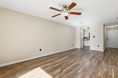 Welcome to worry free living in this well maintained upstairs - photo 4