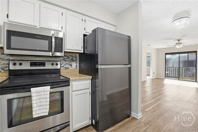 Welcome to worry free living in this well maintained upstairs - photo 10