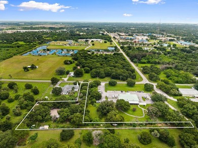 A truly one-of-a-kind property where privacy, sustainability - photo 2