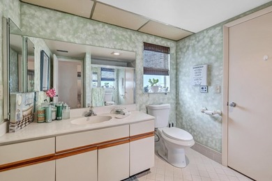 This wonderful 3bd/2bath single family home boast a spacious - photo 2