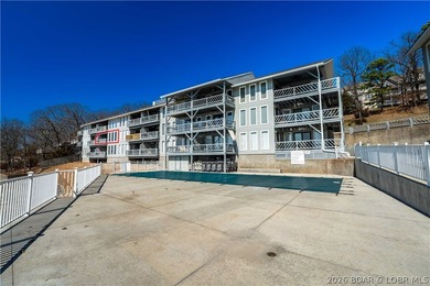 Motivated sellers! Experience the ultimate lakefront lifestyle - photo 36
