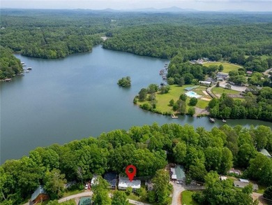 Welcome to your lakeside escape! This cozy, well-maintained - photo 5