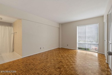 STYLISH SEQUOYAH HILLS CONDOMINIUM. Fresh and awaiting your - photo 8