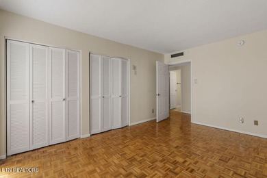 STYLISH SEQUOYAH HILLS CONDOMINIUM. Fresh and awaiting your - photo 9