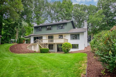 Welcome to 19094 Walden Dr in Spring Lake, where charm meets - photo 38