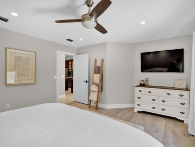 Welcome to your own private retreat on the beautiful Hidden - photo 45