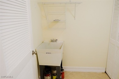 Nice fresh painted corner unit, new water heather, year old - photo 8