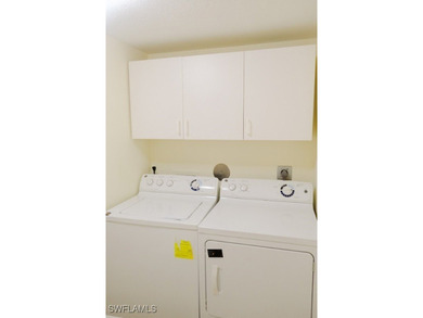 Nice fresh painted corner unit, new water heather, year old - photo 9