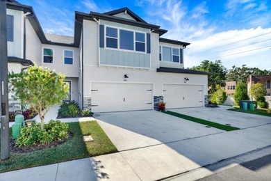 Lake Townhome/Townhouse For Sale in Seminole, Florida