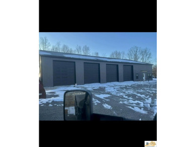 Nolin Lake Home For Sale in Bee Spring Kentucky