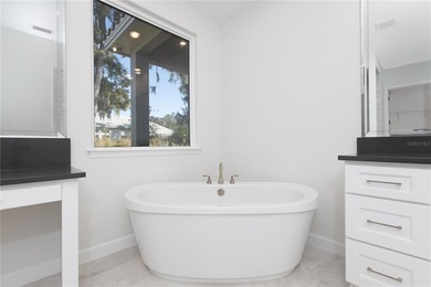 PRICE IMPROVED!!Welcome to this stunning courtyard-style - photo 17