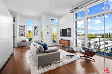 Light and bright loft style corner unit with 2 full bathrooms in - photo 8