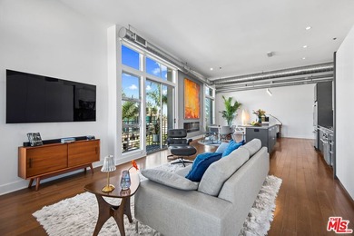 Light and bright loft style corner unit with 2 full bathrooms in - photo 9