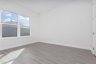 PRICE IMPROVED!!Welcome to this stunning courtyard-style - photo 19