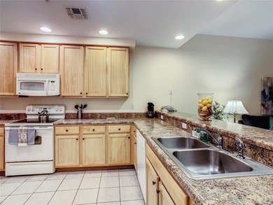 Welcome to your perfect getaway! This beautifully furnished - photo 21