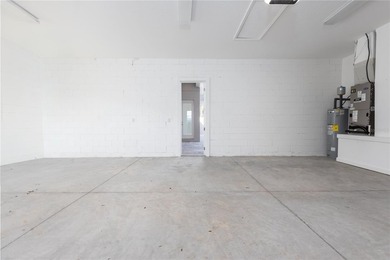 PRICE IMPROVED!!Welcome to this stunning courtyard-style - photo 30