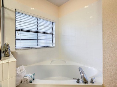 Welcome to your perfect getaway! This beautifully furnished - photo 36