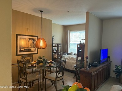This cozy unit has a renter in place that can stay or move with - photo 6